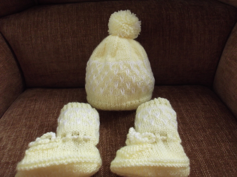 Conjunto Bebe (Gorro e Botinhas)